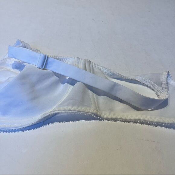 Bali Bra White 36D Underwire, no padding, wider adjustable straps. - Picture 4 of 9